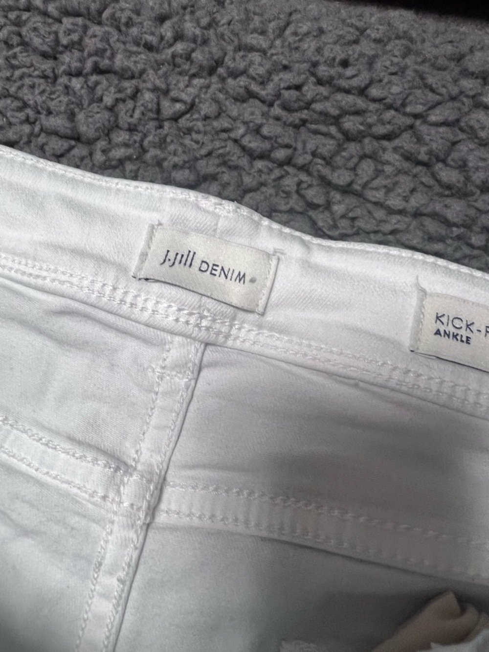 J. Jill White Kick-Flare Ankle Frayed Jeans 12 - Picture 11 of 13